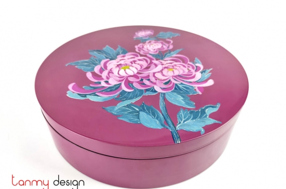 Round hand painted lacquer box 
